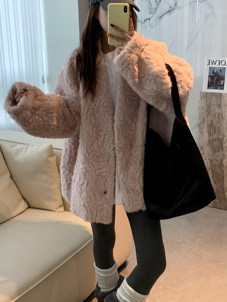 人造皮草 环保皮草新款外套女云雾石狐披肩慵懒风廓形水貂绒大衣