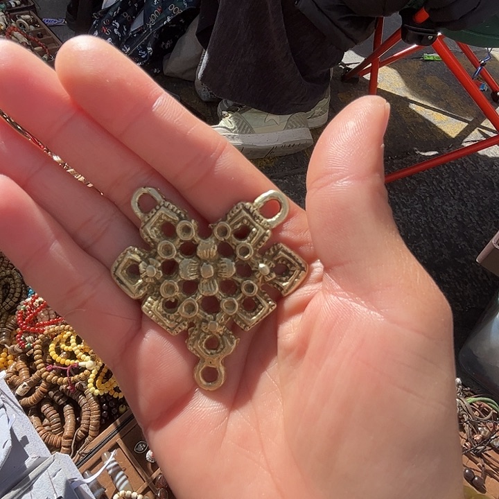 拉**子藏地朵朵铜制工艺品