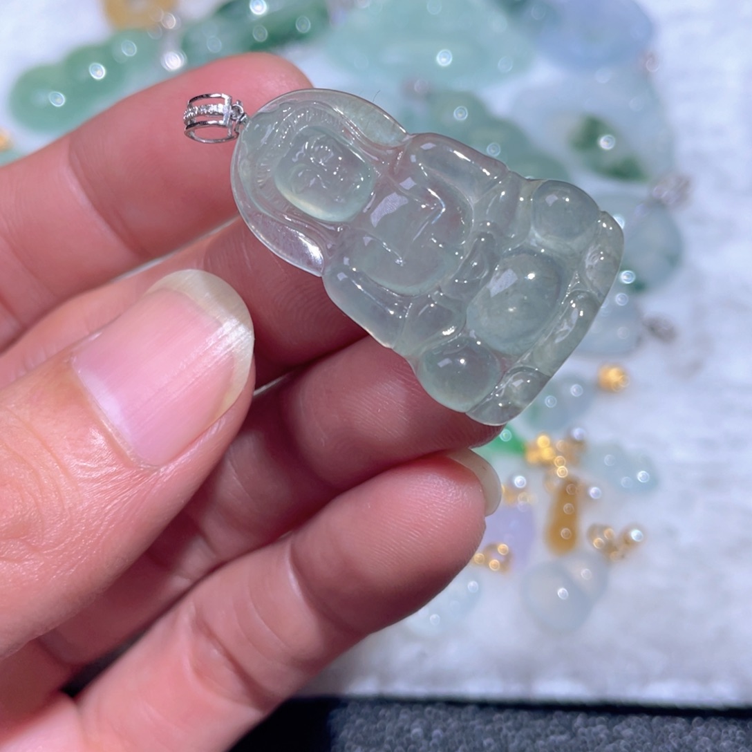 翡翠18K金镶嵌颈饰翡翠