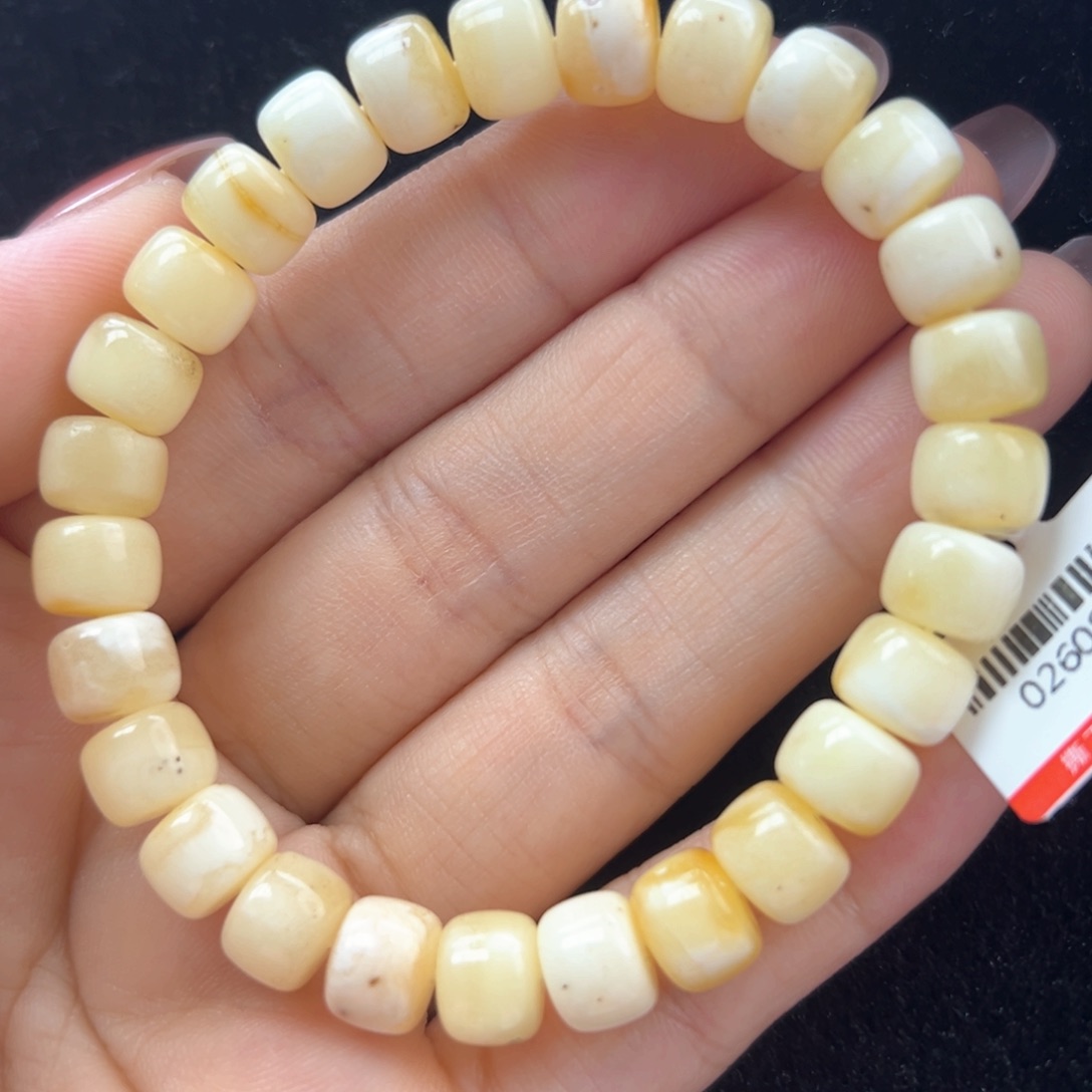 未镶嵌琥珀珠宝奇石