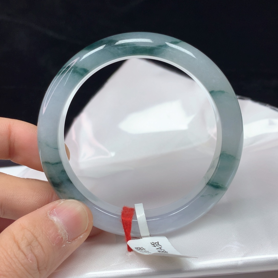 翡翠手镯（圆镯）未镶嵌56.5