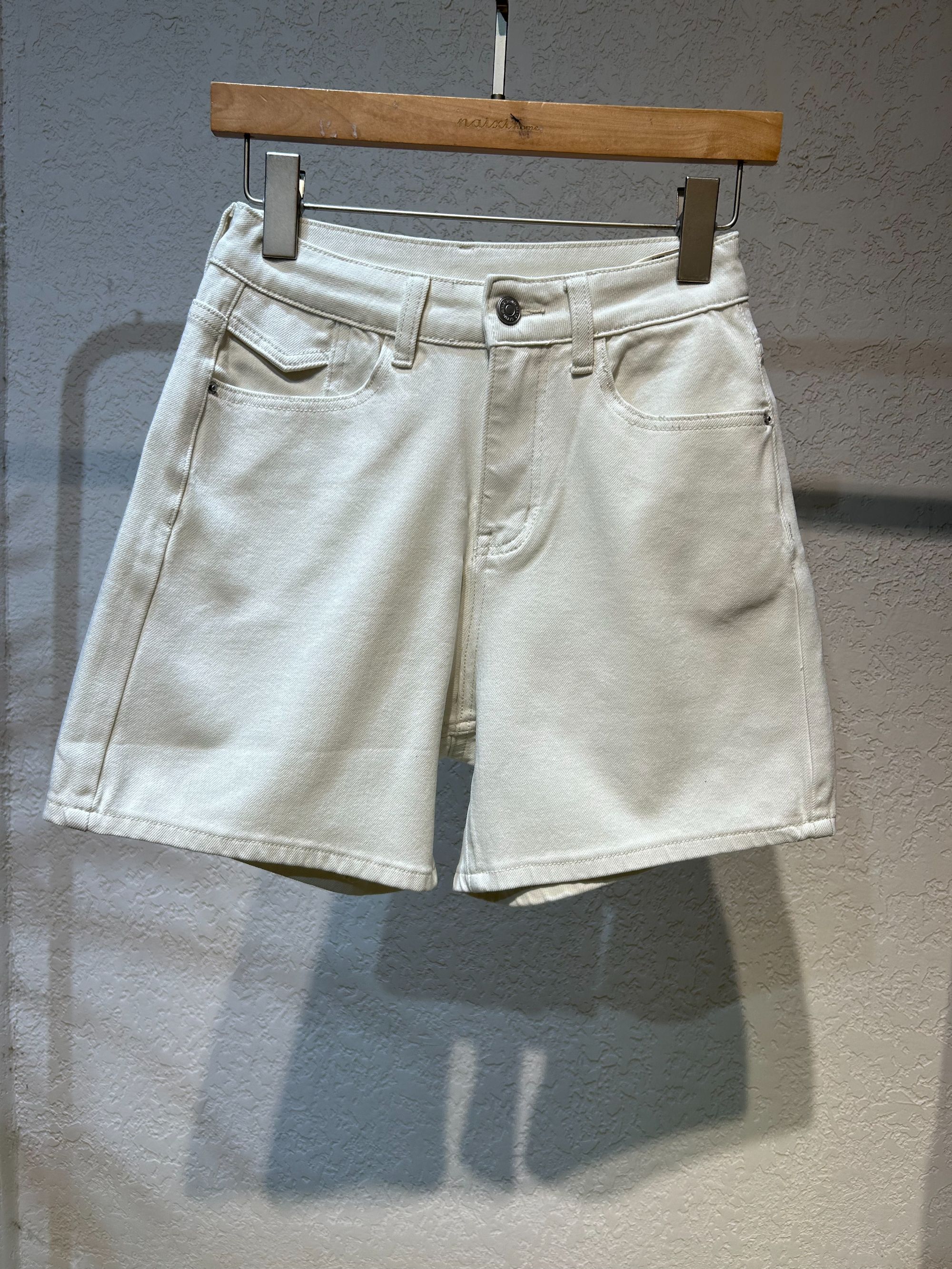 8882韩版白色女短裤显瘦