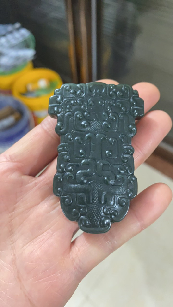 和田玉青玉兽面