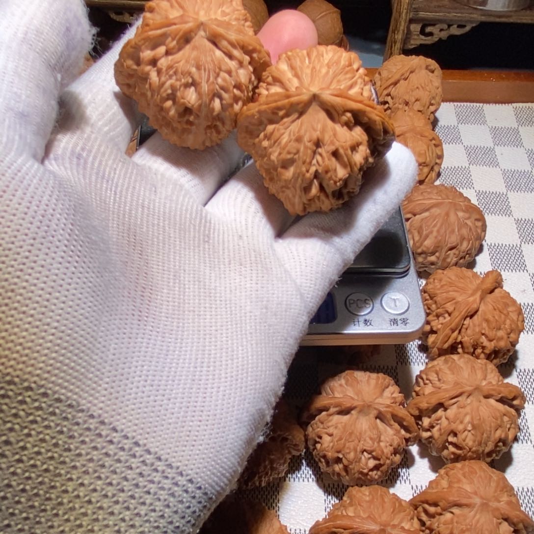 文玩核桃吊坠?*陌三角白