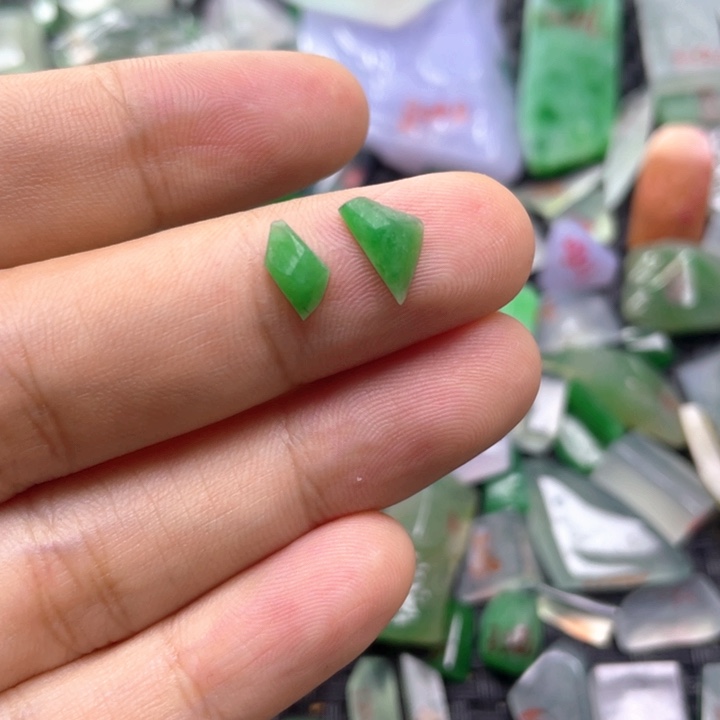 定制翡翠未镶嵌天然翡翠原石定制