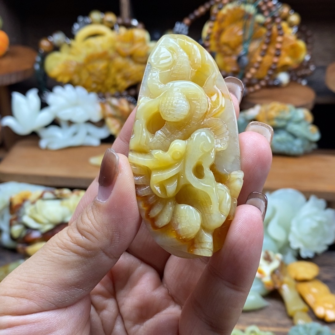 蛇纹石玉未镶嵌吊坠(赠链)