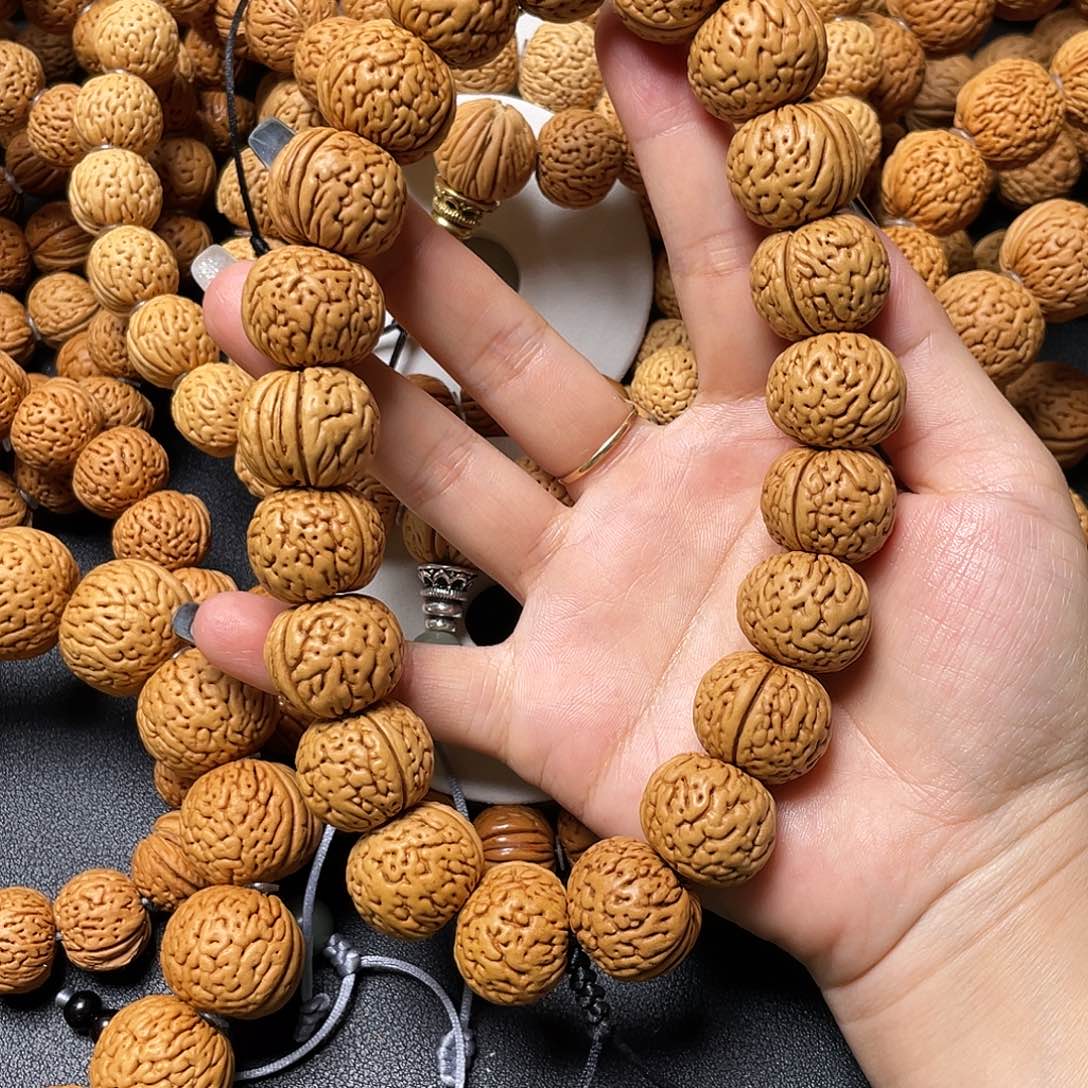 崔***x手串桃核苹果手持