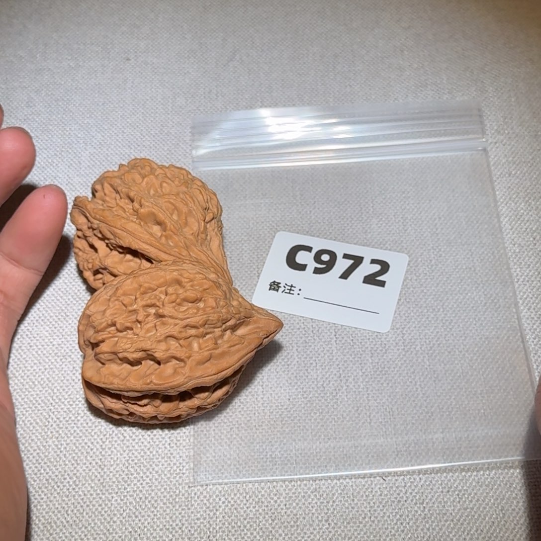 文玩核桃吊坠带故事972