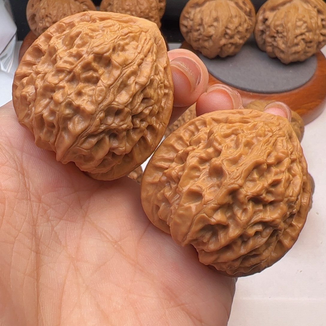 文玩核桃吊坠金牛38