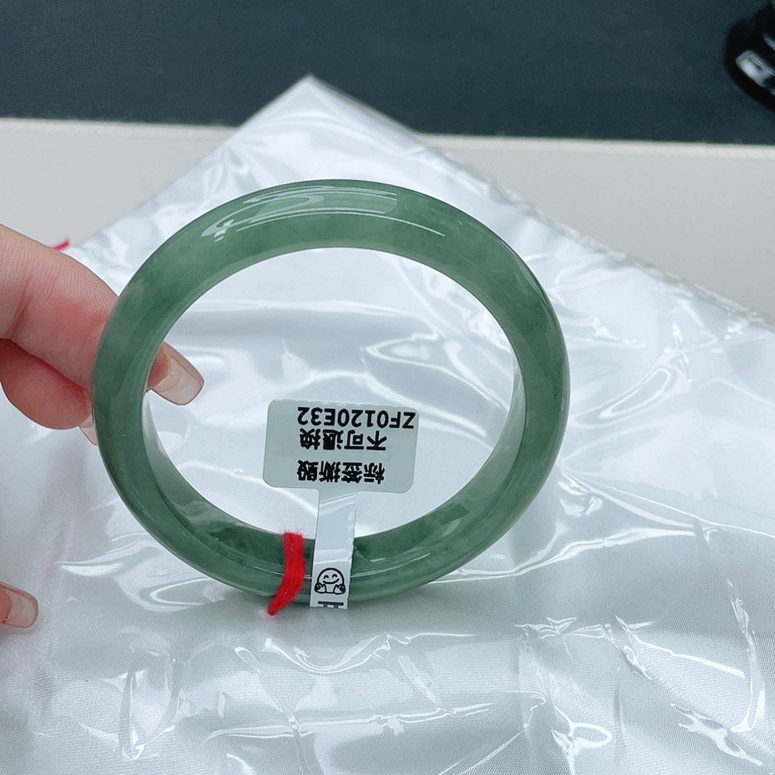 翡翠手镯未镶嵌正56.5