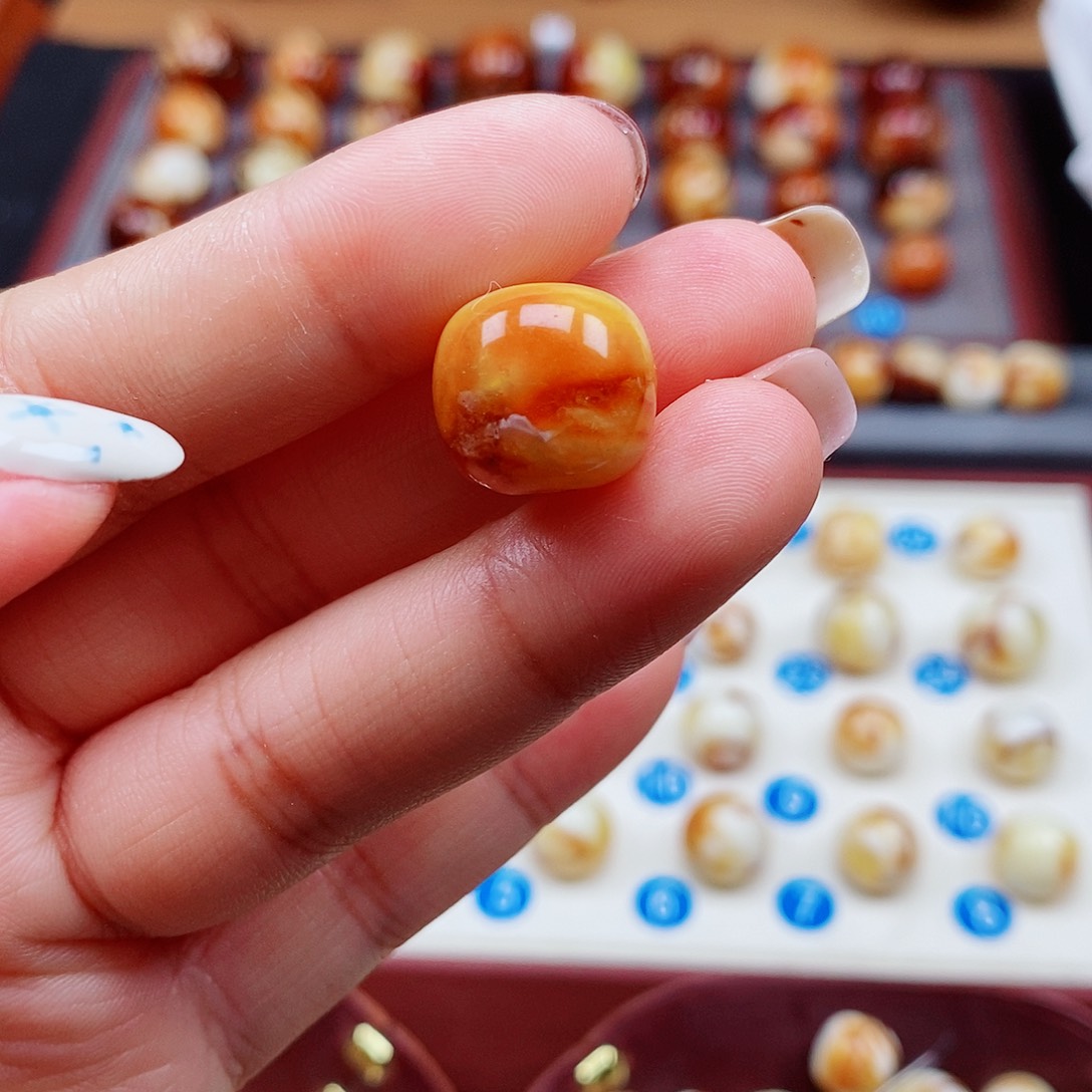 波***波琥珀未镶嵌裸石蜜蜡