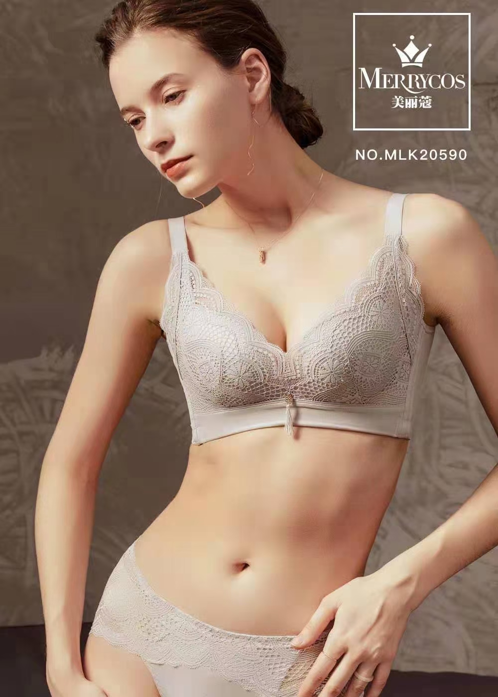 女士聚拢调整型内衣防下垂收副乳中厚款文胸罩