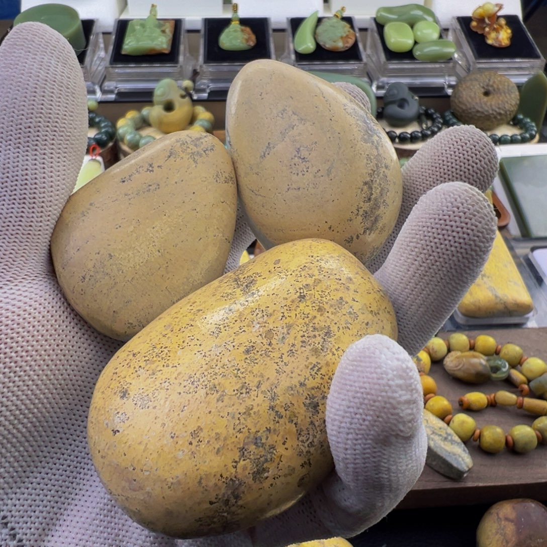 岫岩河磨玉（透闪石质玉）未镶嵌把件