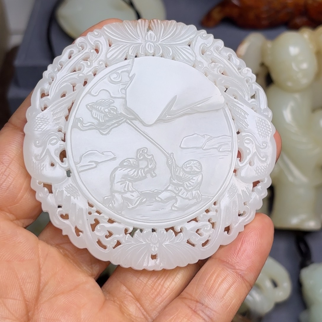 和田玉（糖玉）挂件未镶嵌水**山