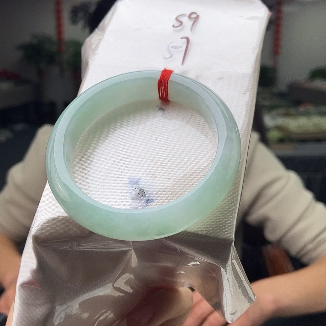 翡翠手镯未镶嵌拍一发一