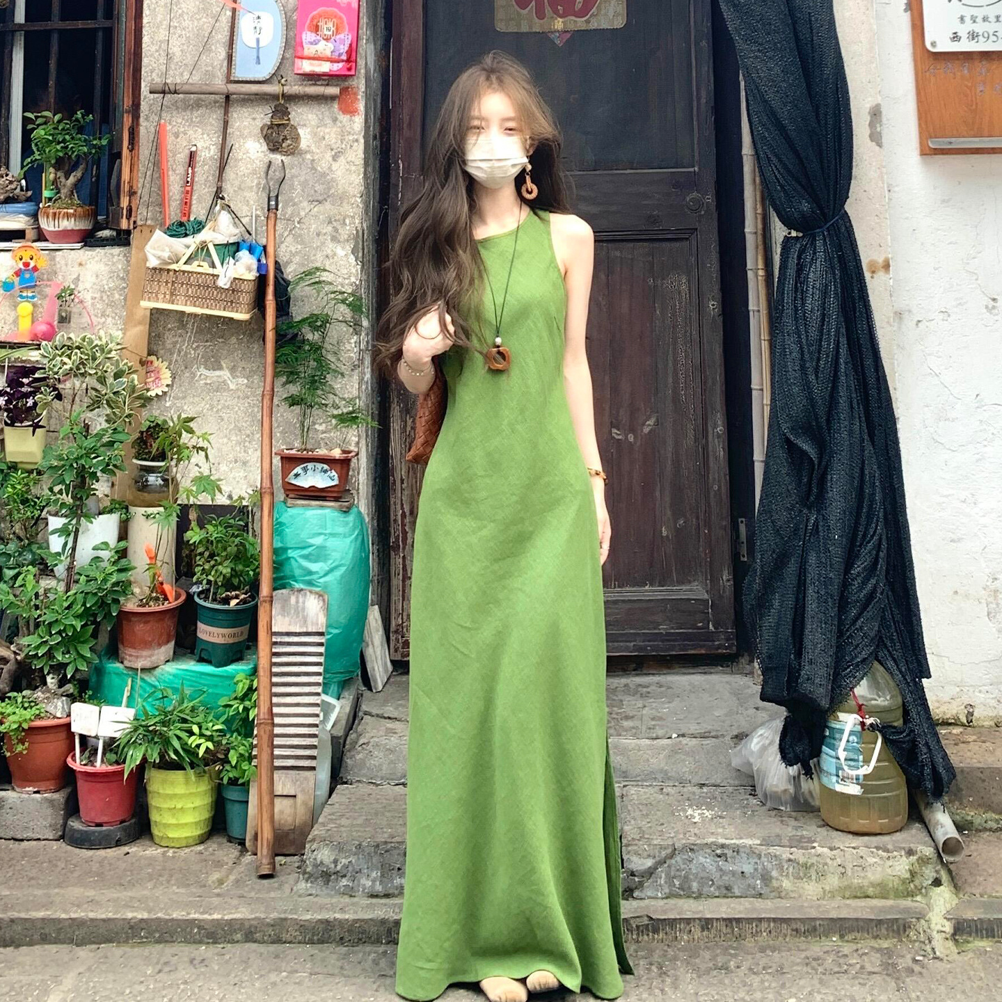 3875绿色连衣裙初夏新款高级感气质超好看修身高个子无袖背心裙