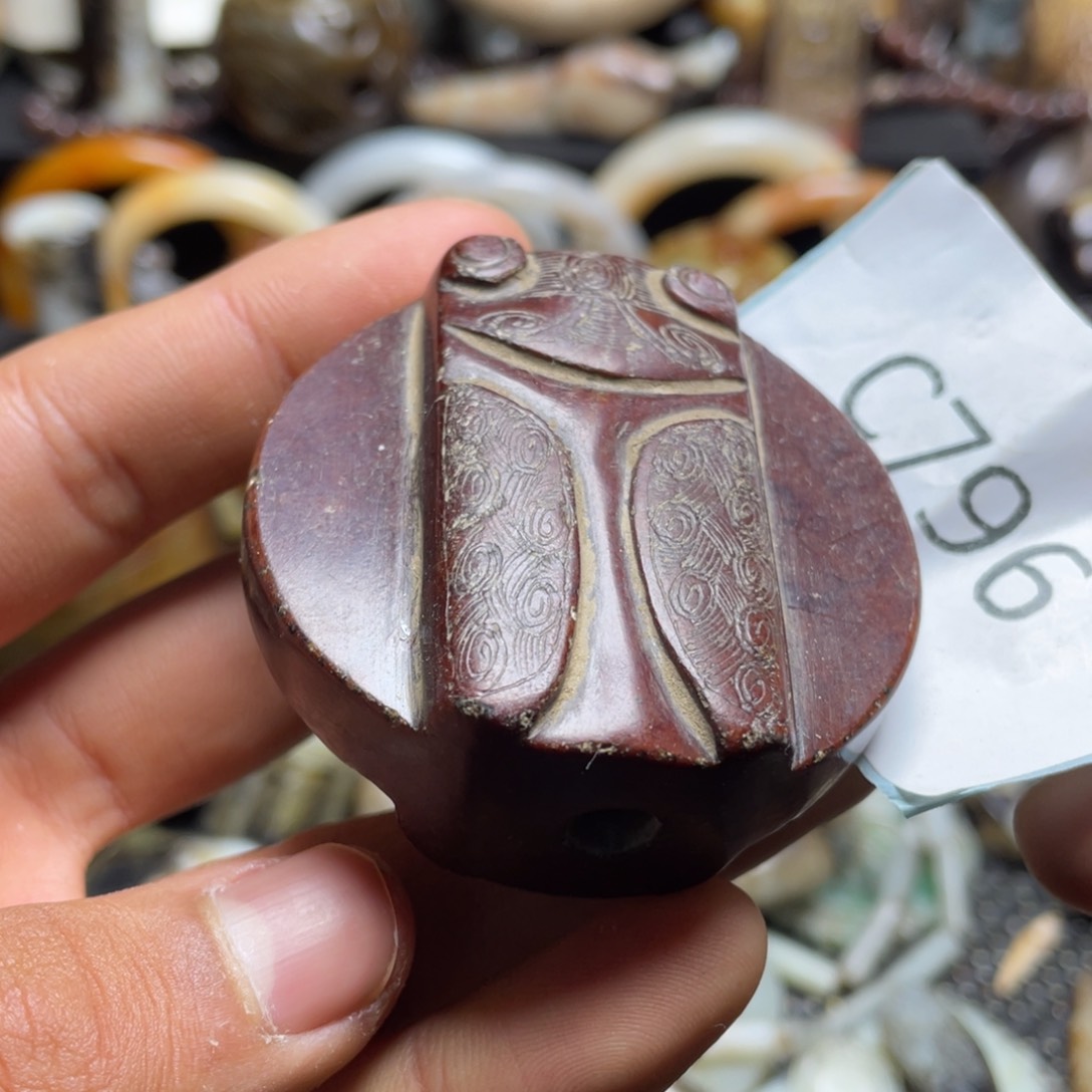 和田玉颈饰未镶嵌