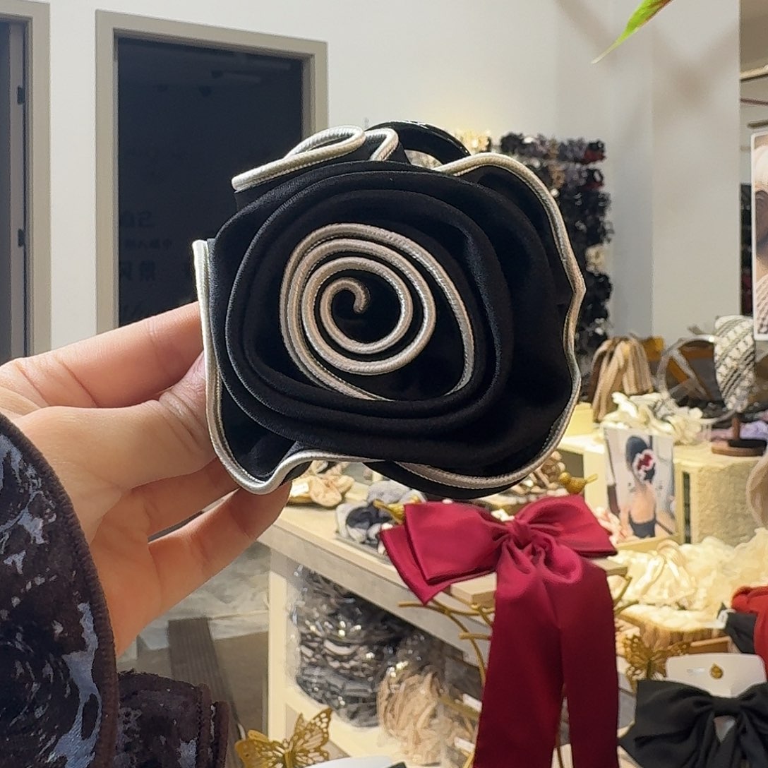 皮质铁合金玫瑰花抓夹