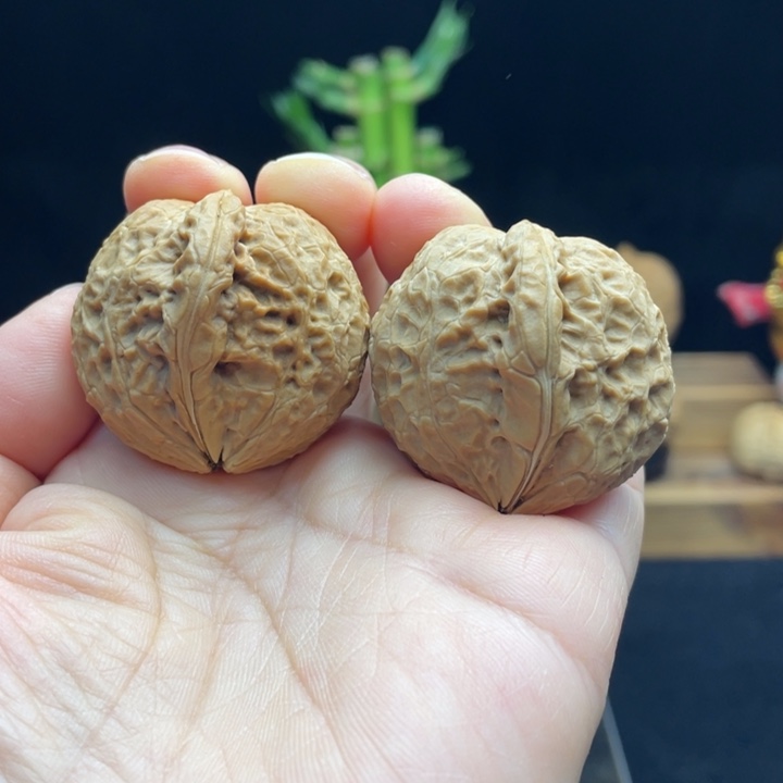 文玩核桃把件云南铁核桃16