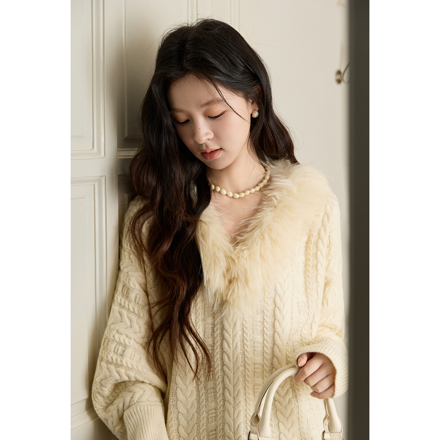 谜秀新法式复古慵懒风蝙蝠袖V领毛领针织毛衣气质高级感毛衣轻奢