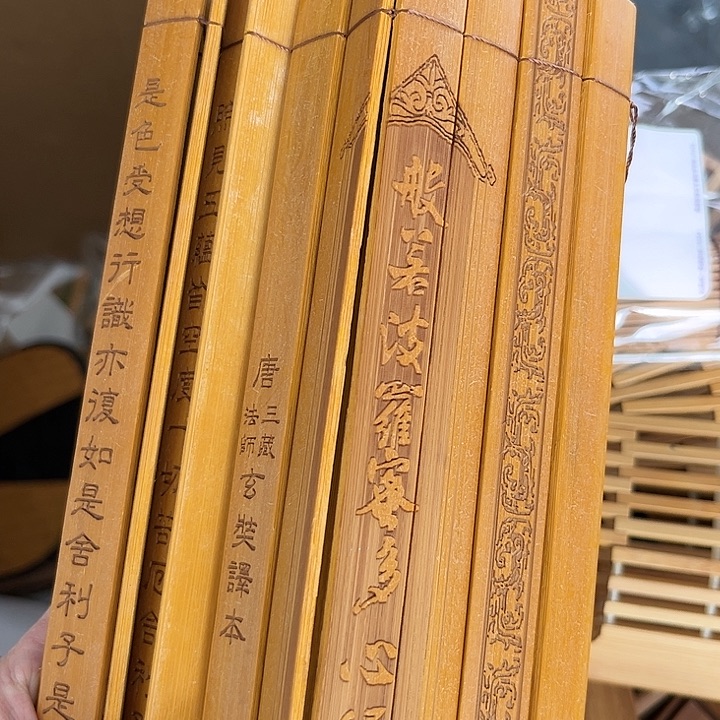 微瑕孤品一个价格编号：2221