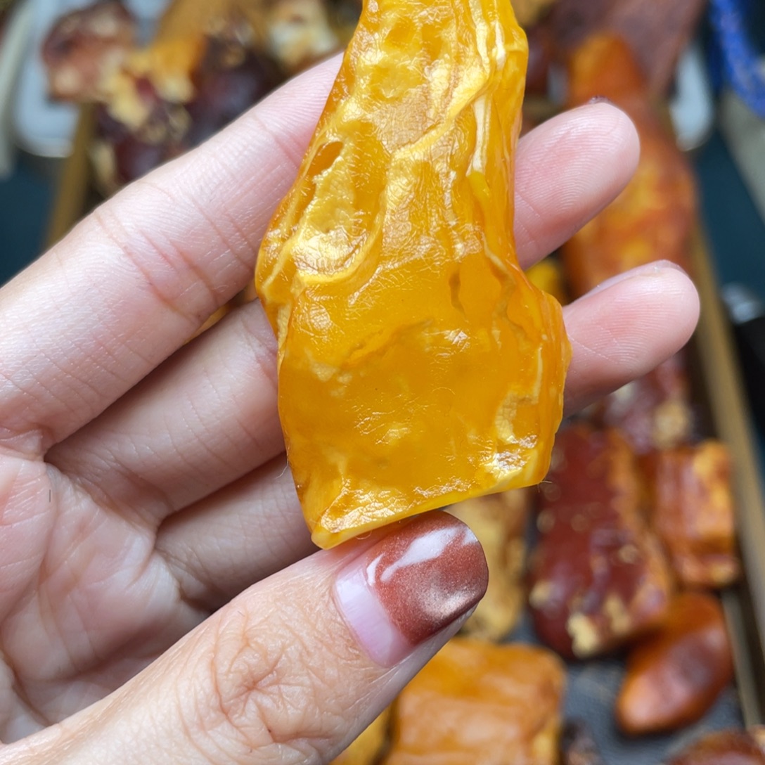 琥珀未镶嵌珠宝奇石