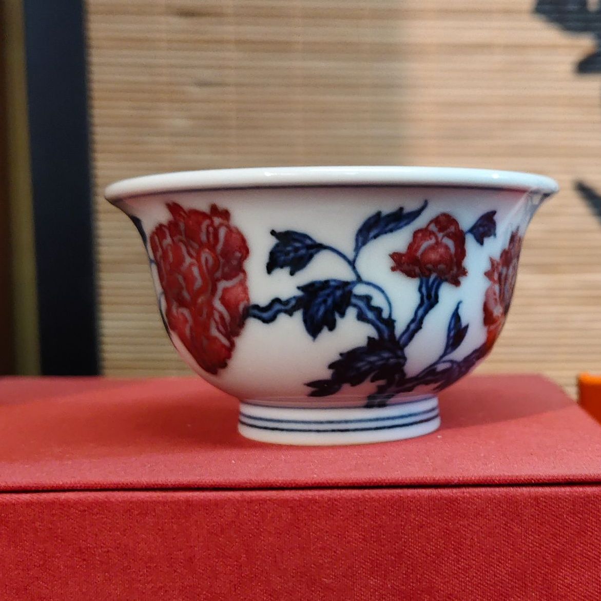 【墨舍名窑】古官青花釉里红折枝牡丹小压手杯 ggqy596