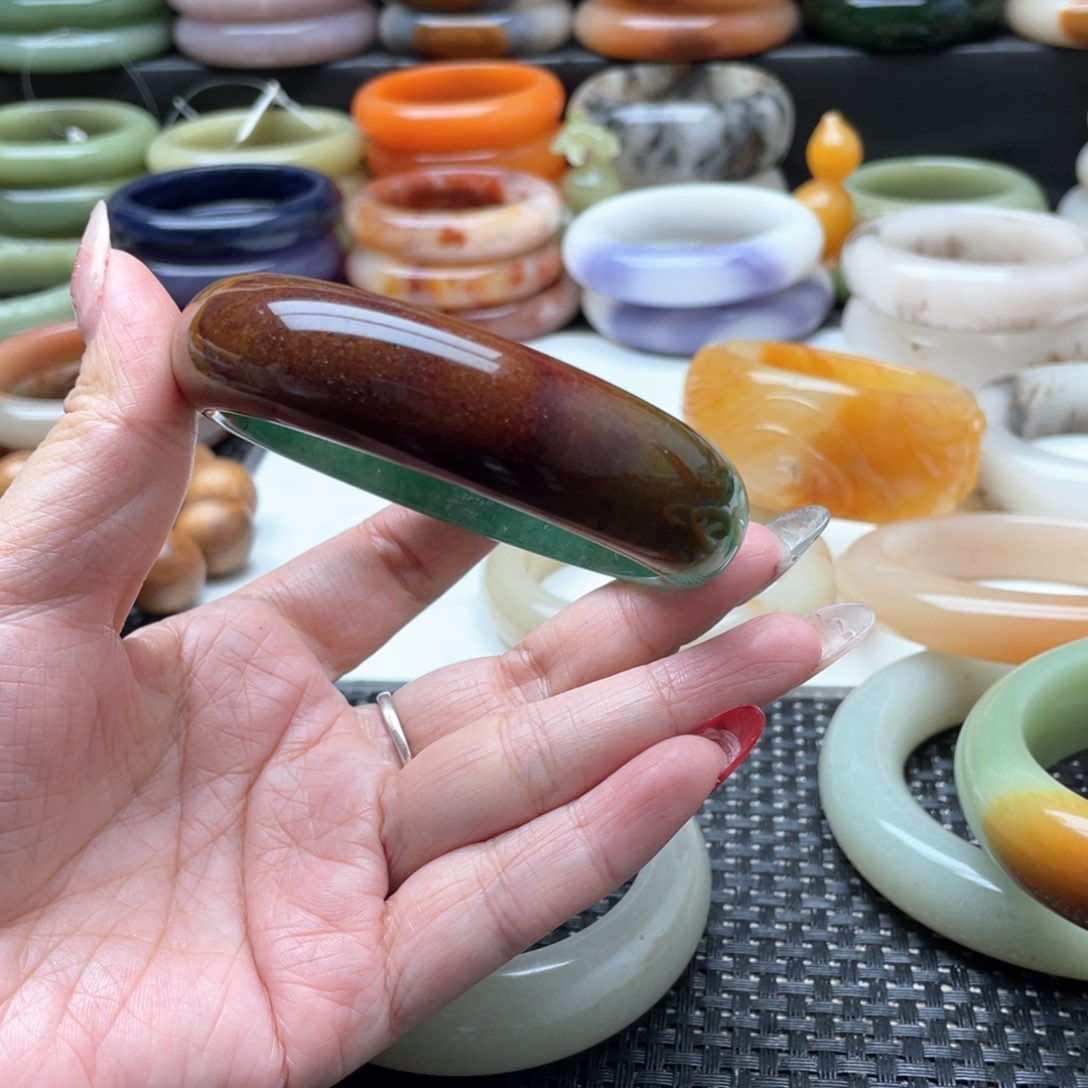 石英质玉手镯未镶嵌霞**天