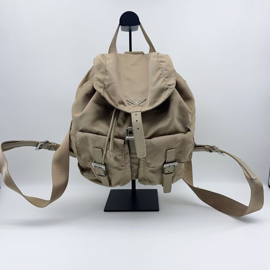 95新 Prada/普拉达  奶茶色双肩包 1803 6297 