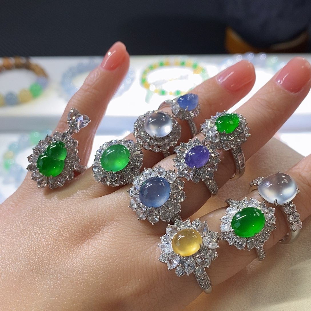 翡翠把件未镶嵌价格不同 多样性发其一