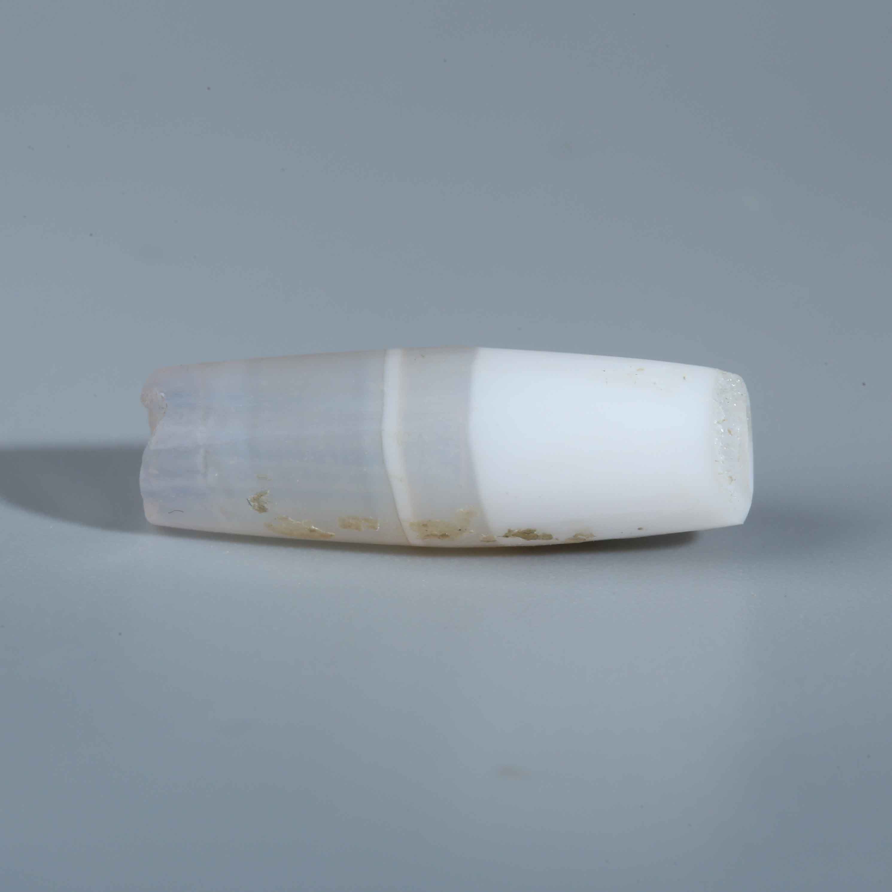 XY74-19 巴克特里亚文明大孔道玛瑙管珠 5.1*16.5mm