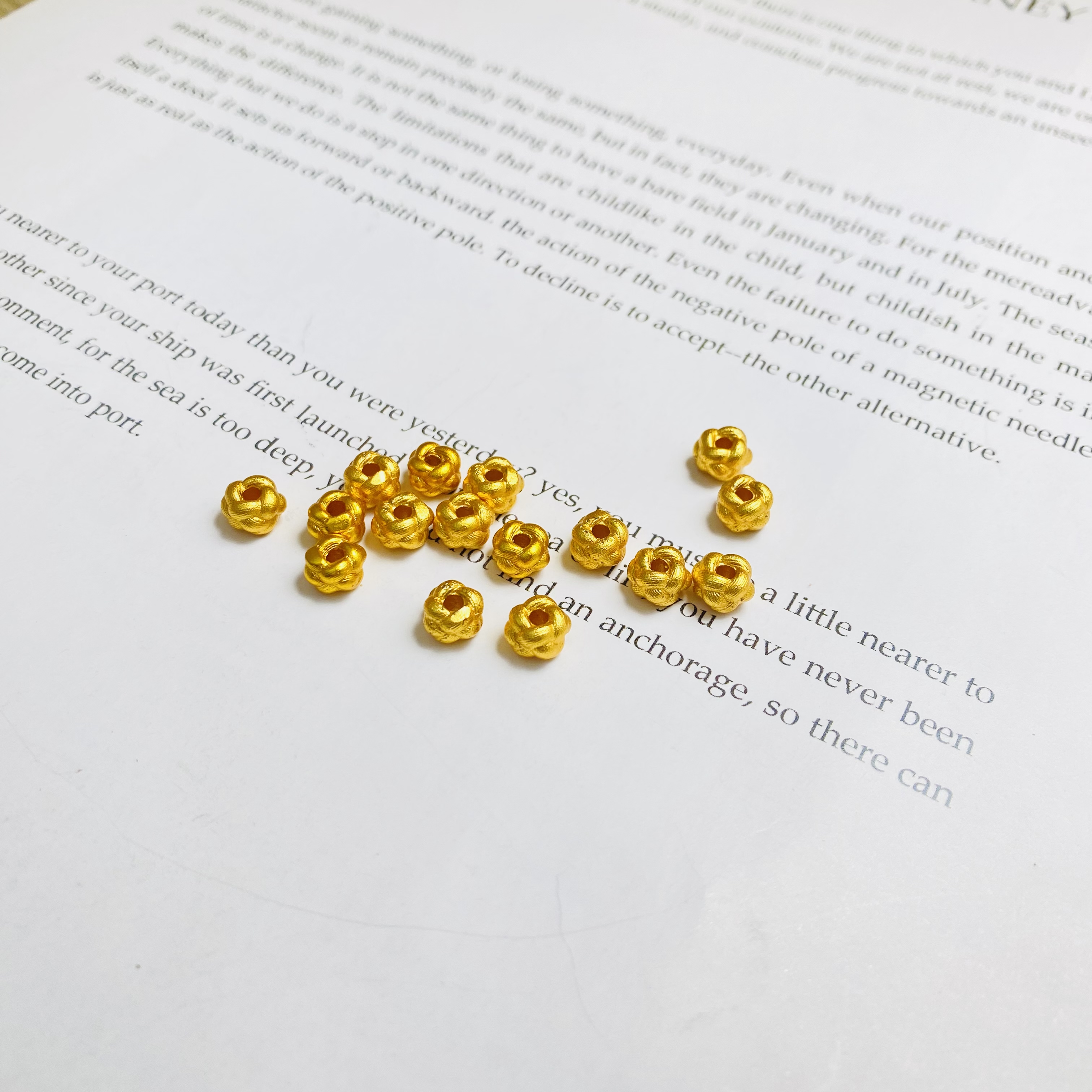 金色绣球珠隔珠顶珠轻奢小众珠宝饰品手链项链diy美拉德配饰