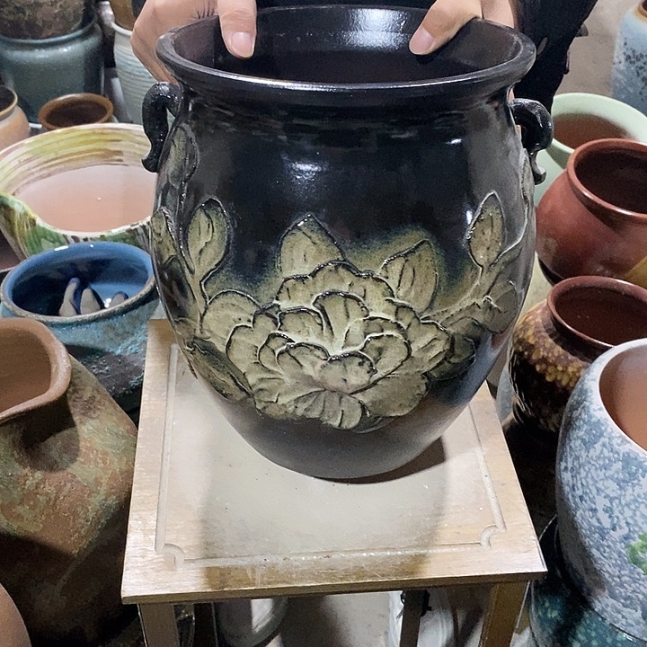 花盆紫砂口24高度30黑贴画………