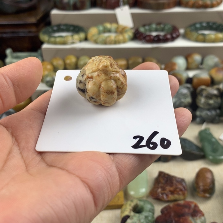 岫岩河磨玉（透闪石质玉）未镶嵌珠宝奇石