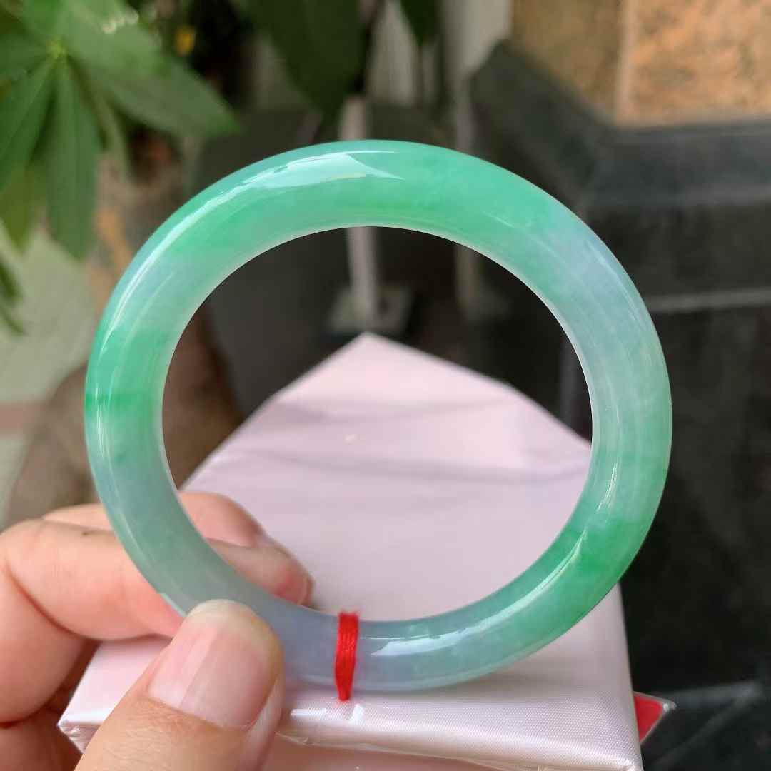 缅甸天然翡翠A货冰种起光阳绿手镯54圈口少女时尚新品直播美人镯