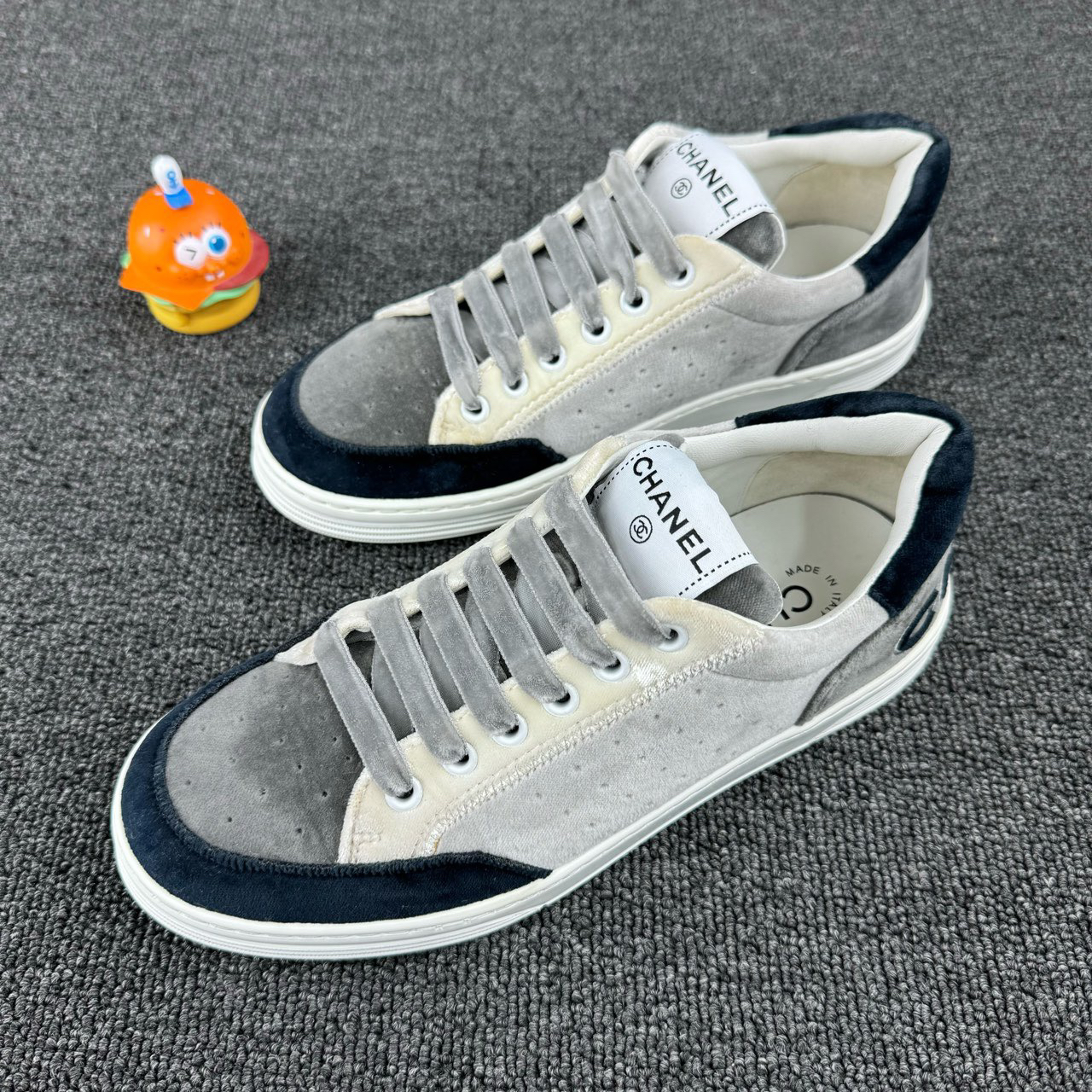 95新 Chanel/香奈儿 丝绒板鞋 尺码：37.5 HB1302