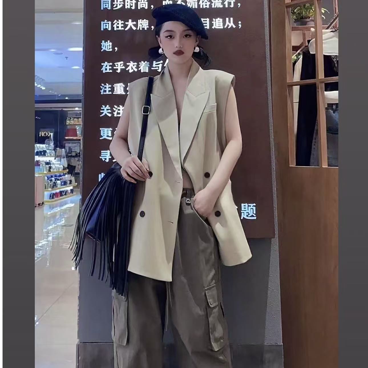 【轻奢•伊莉S】NN2442-时尚女装设计感马甲显瘦休闲百搭气质百搭