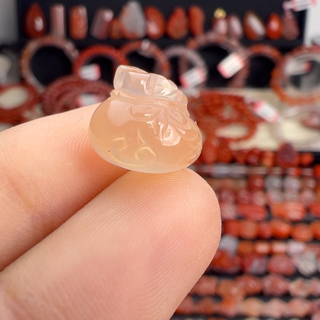 南红玛瑙未镶嵌颈饰福袋