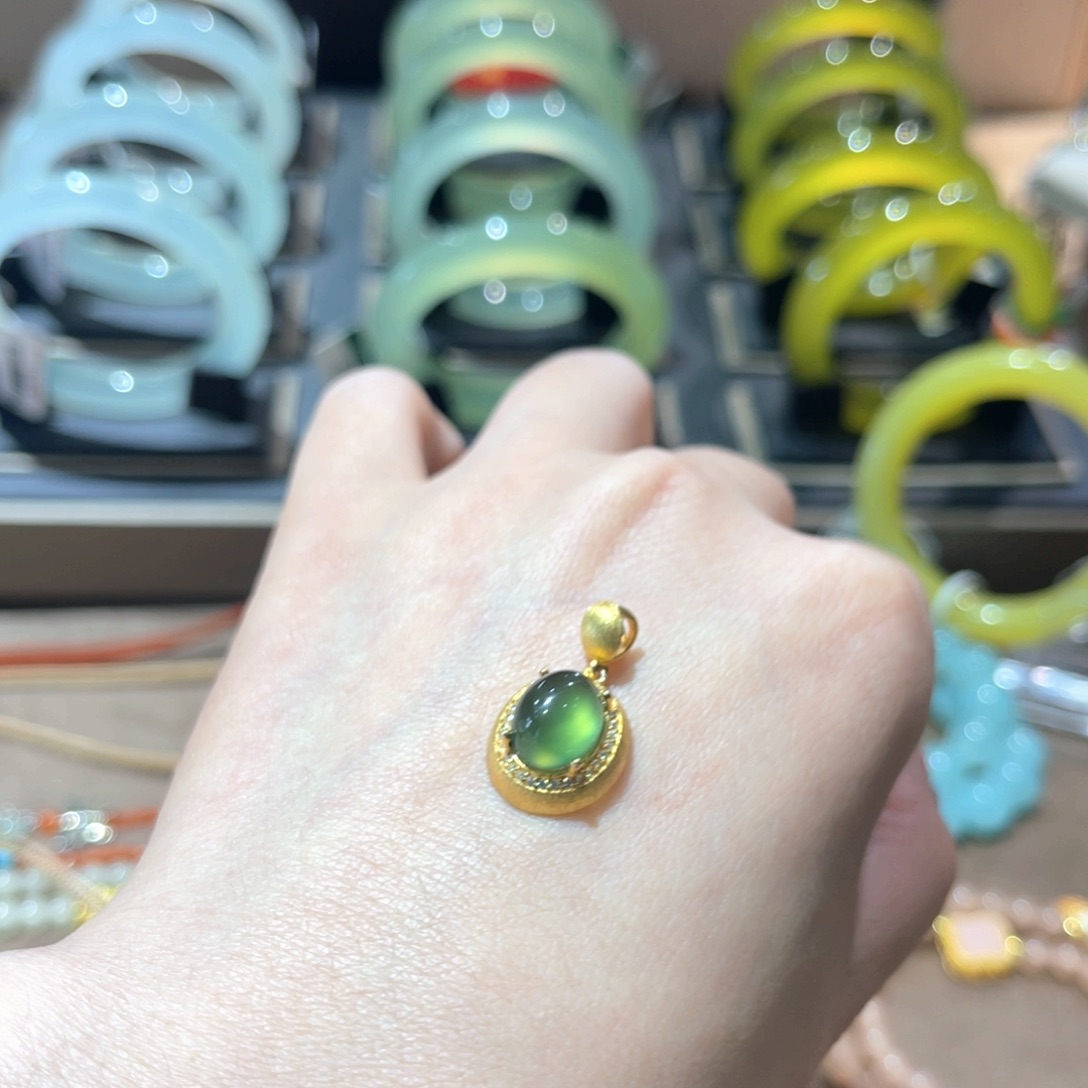 岫玉手镯未镶嵌手镯