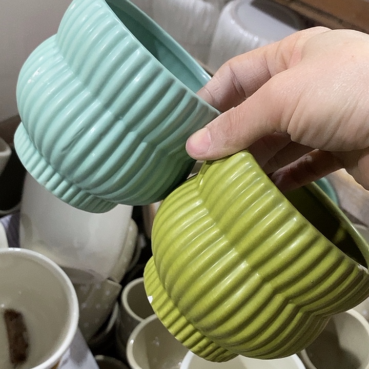 陶盆有孔 瑕疵针孔漏釉介意勿拍外口 10外高9