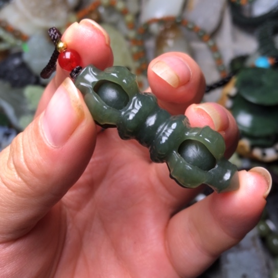 和田玉未镶嵌挂件