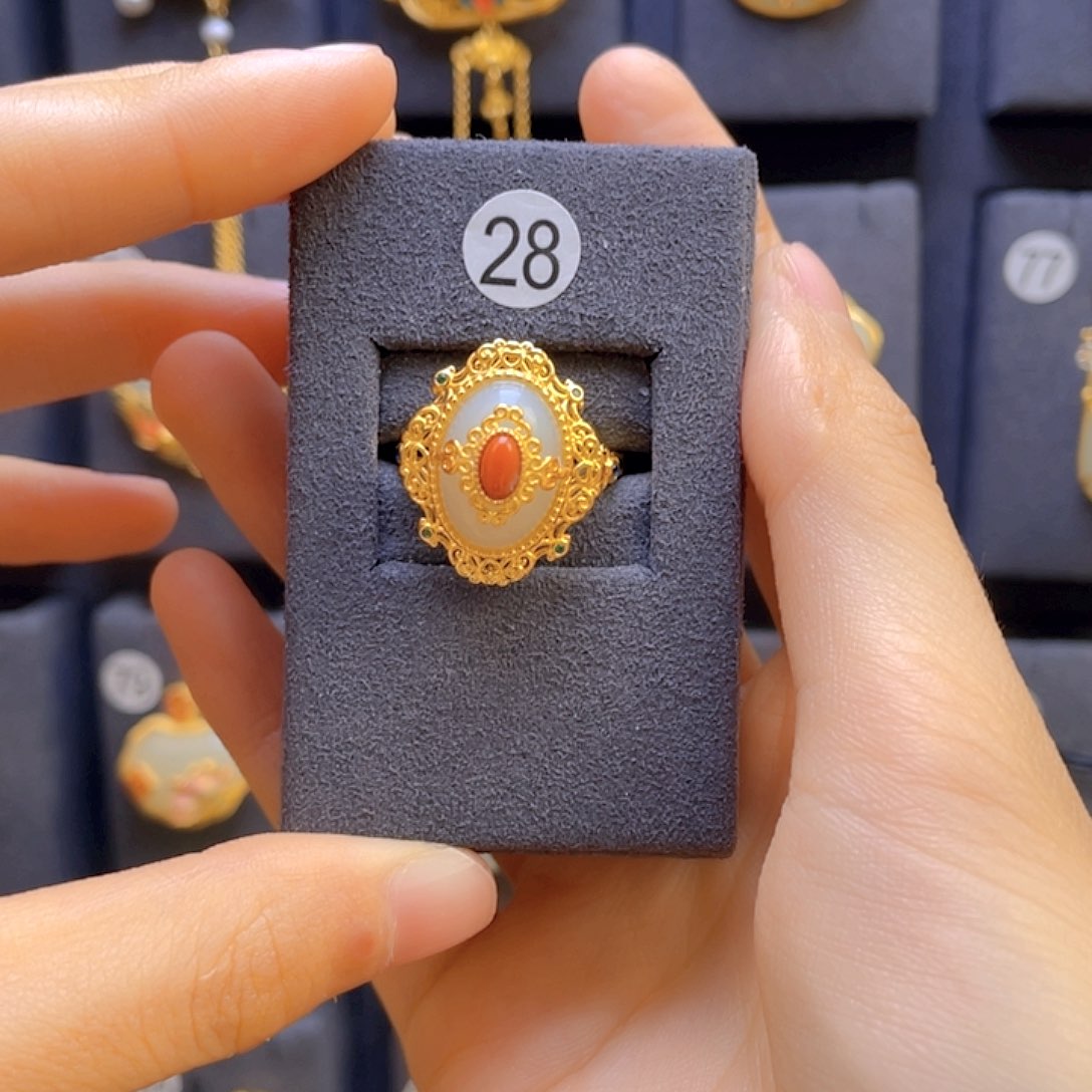 和田玉戒指银S925镀金镶嵌