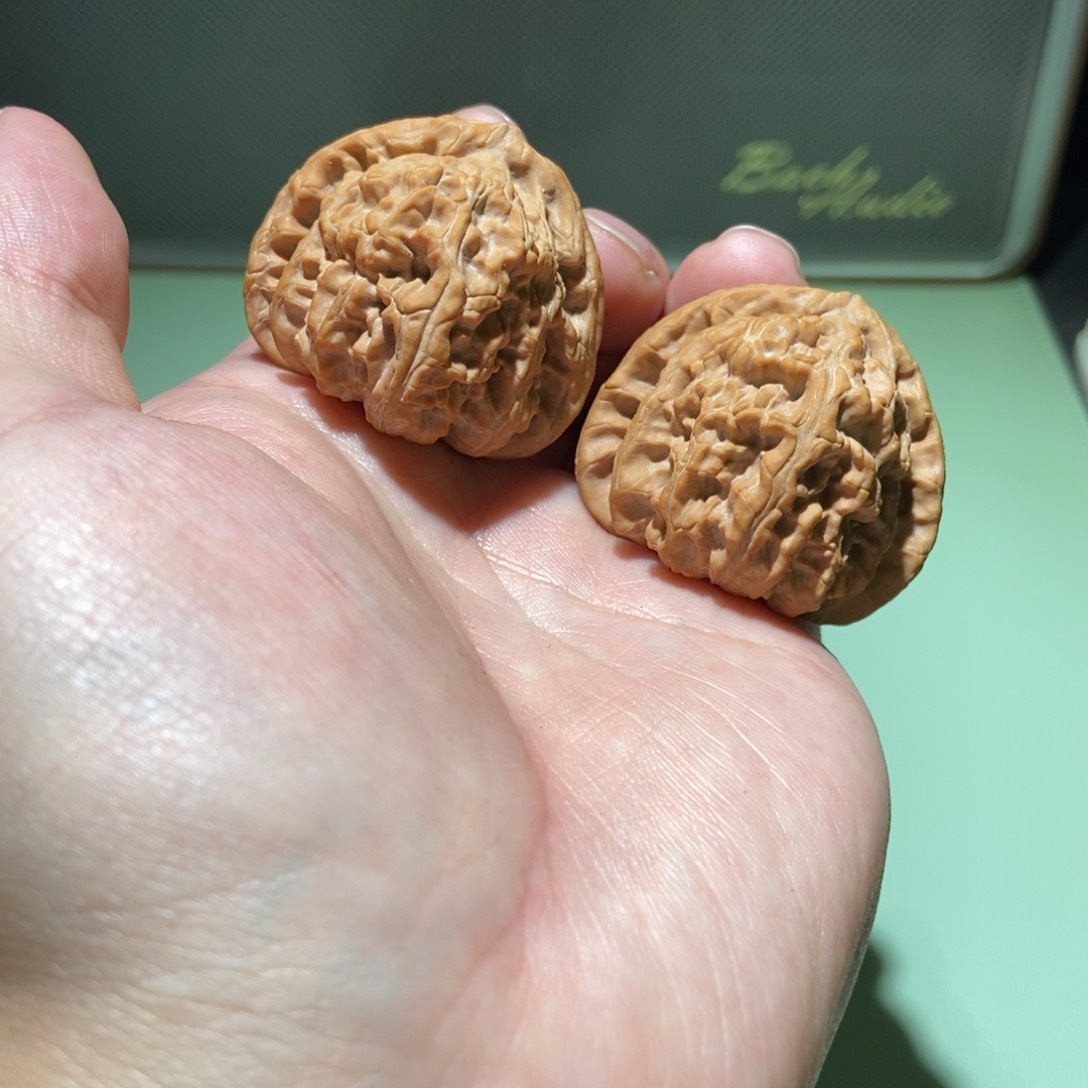 文玩核桃吊坠全品39三角白