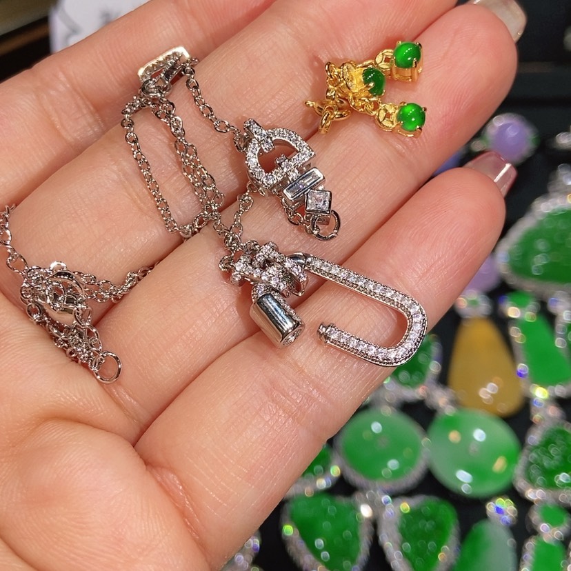 【闪购商品】翡翠颈饰未镶嵌天然翡翠