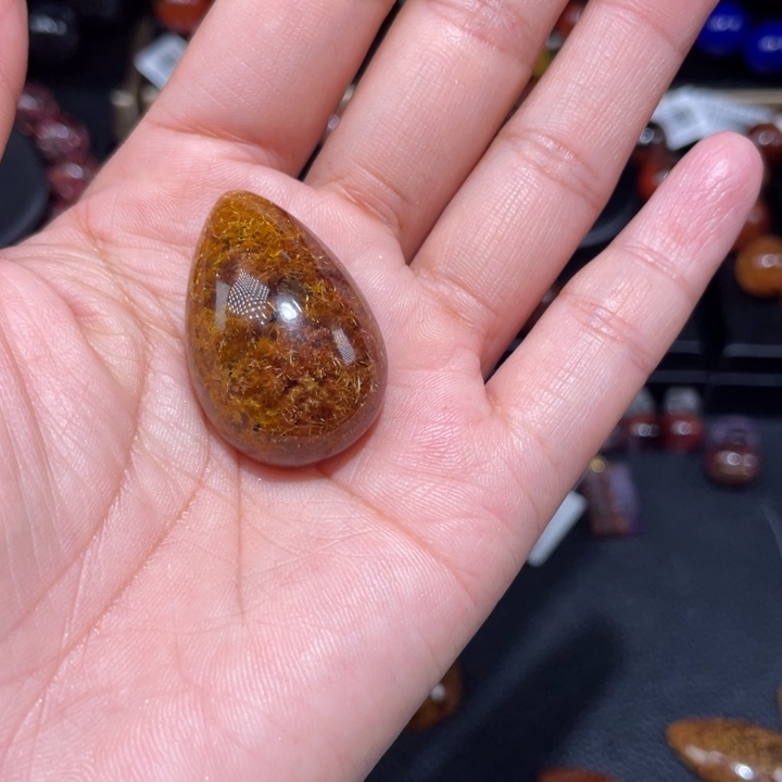 水晶颈饰未镶嵌张*钛晶花吊坠