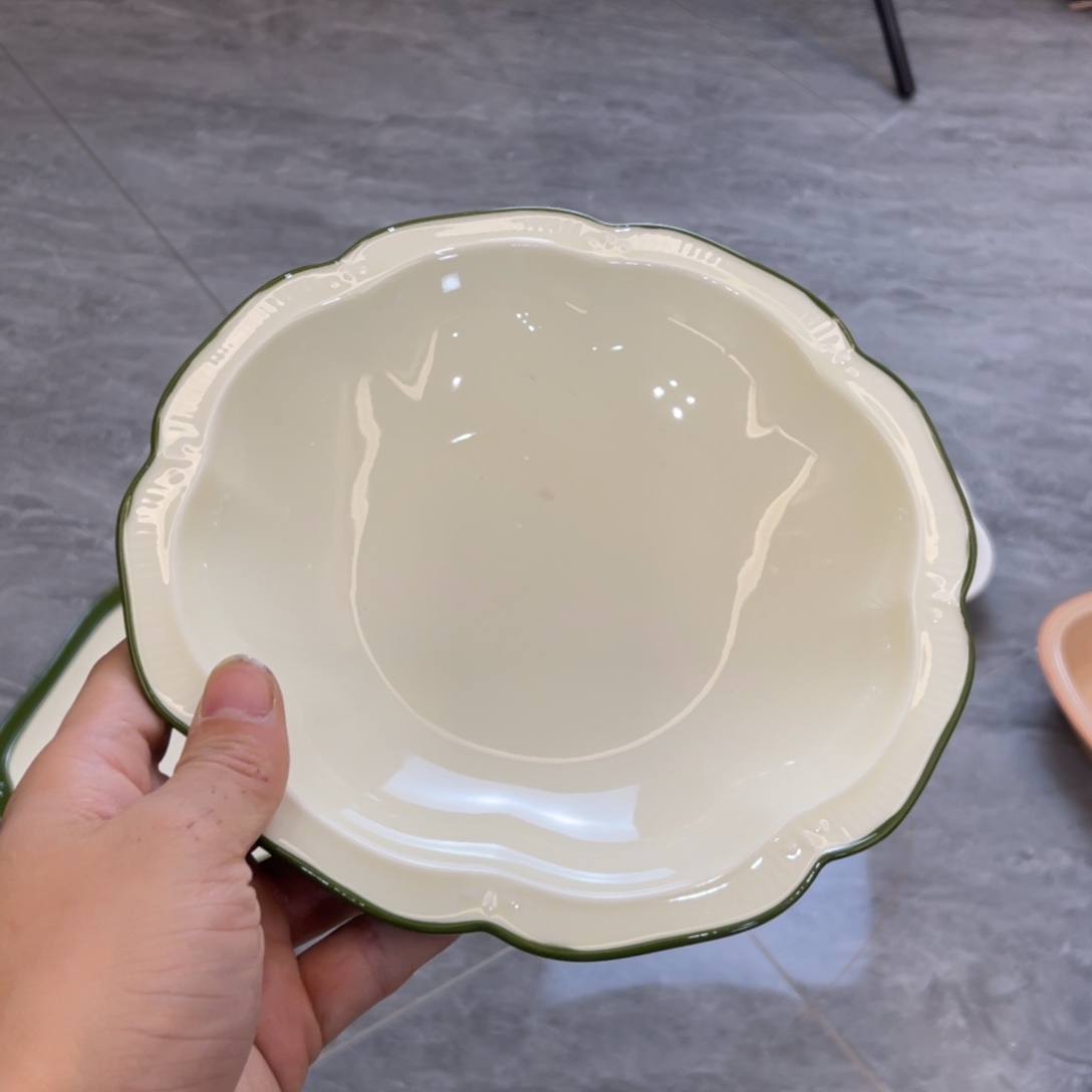 陶瓷微瑕餐具介意勿拍，满18飞！