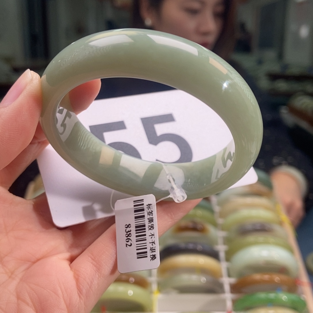 和田玉手镯未镶嵌粒*粒