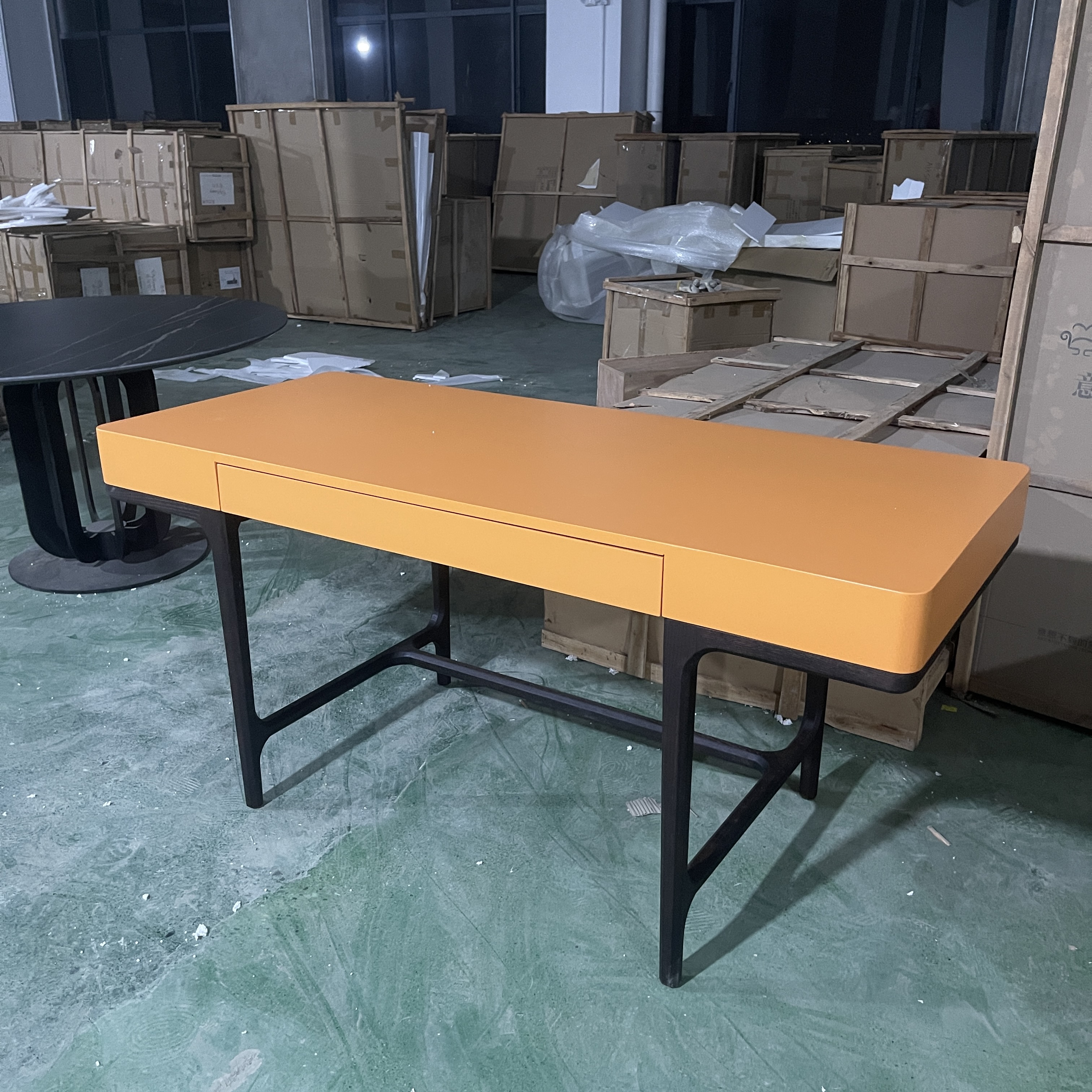 现代简约极简爱玛仕橙家用书桌电脑桌(160*68*76)