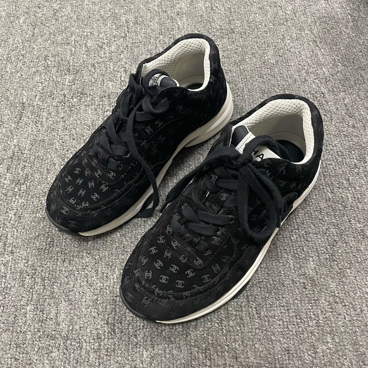 95新 Chanel/香奈儿 印花减震防滑耐磨轻便低帮休闲鞋  36码/5569