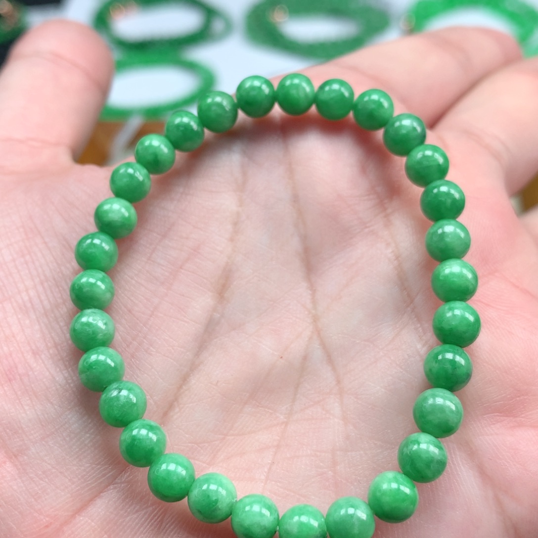 翡翠手链未镶嵌翡翠